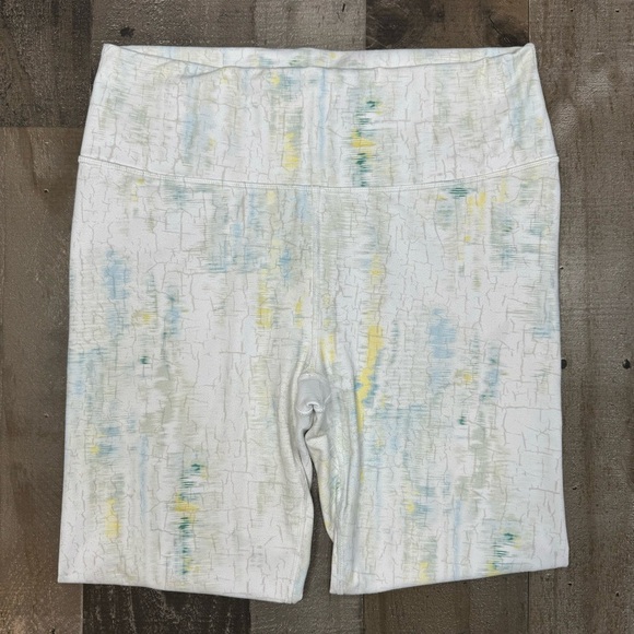 Fabletics Leggings with Subtle Multicolor Accents size large - Picture 2 of 12